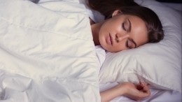 Освещение, температура, кислород, алкоголь: как спать и худеть одновременно