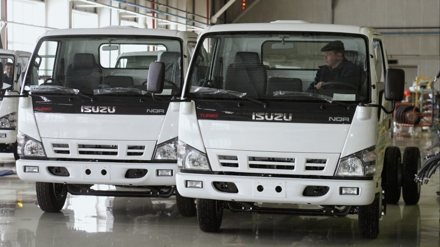 Япония запрещает экспорт в РФ грузовых автомобилей, самосвалов, бульдозеров