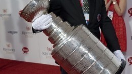 В НХЛ запретили везти Кубок Стэнли в Россию