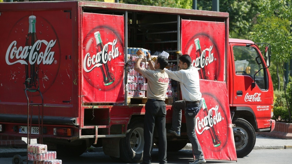 Coca-Cola прекратит производство и продажу напитков на территории России