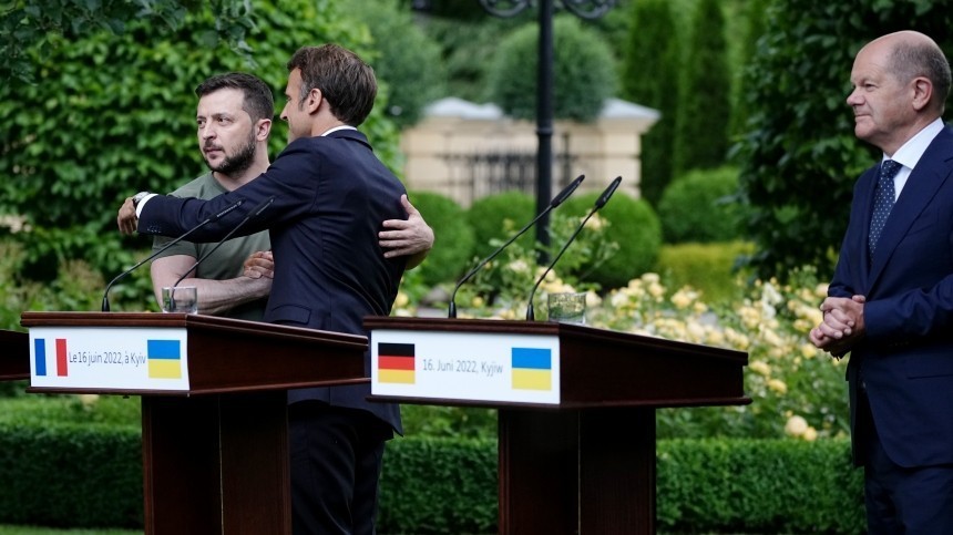 Welt: Шольц и Макрон непублично убеждали Зеленского договариваться с РФ 