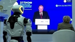 Речью Путина на ПМЭФ-2022 заслушался робот