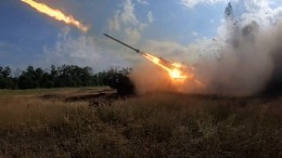 Появилось видео стрельбы российских РСЗО по колонне украинских силовиков