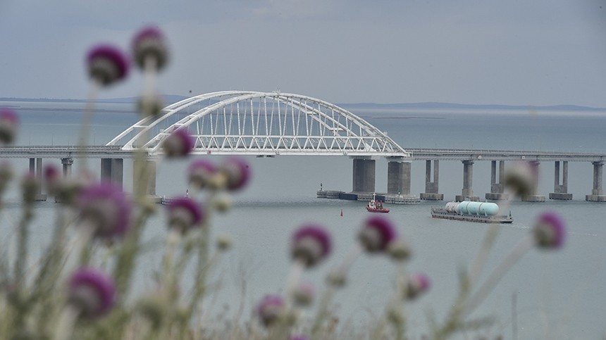 Глава Крыма назвал причины задымления Крымского моста