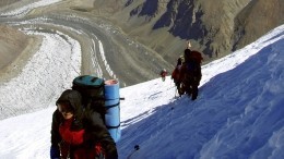 В Италии 16 человек пропали после схода ледника