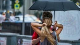 Резидент «Сколково» предупредил о выпадении волос из-за дождя