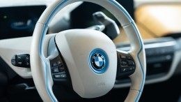 BMW ввела платную подписку за подогрев руля и сидений на фоне энергокризиса