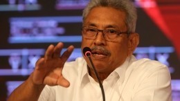 Президент Шри-Ланки объявил об отставке и покинул страну