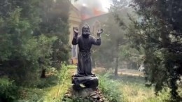 Ничего святого: ВСУ больше 4 часов обстреливали монастырь, из которого шла эвакуация