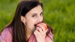 Коварная сладость: Как не растолстеть летом из-за фруктов