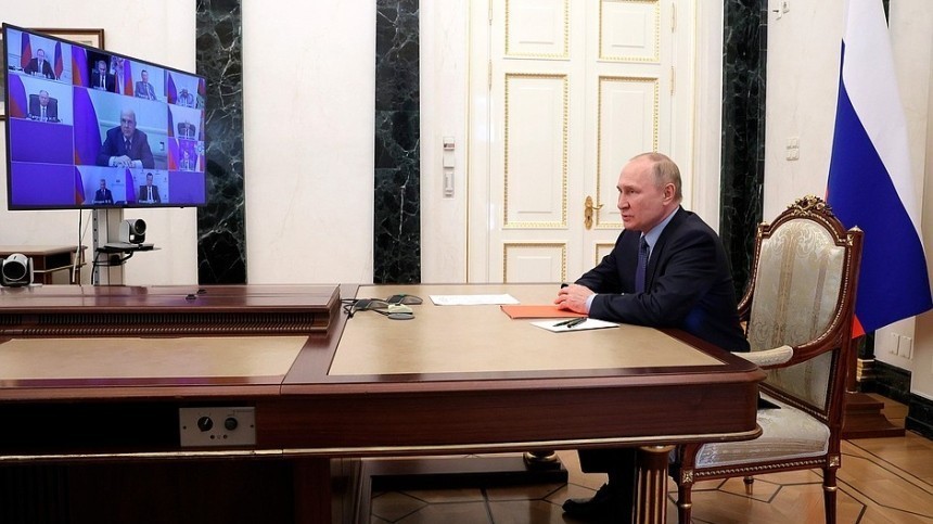 Путин предложил Совбезу обсудить ситуацию в регионах России