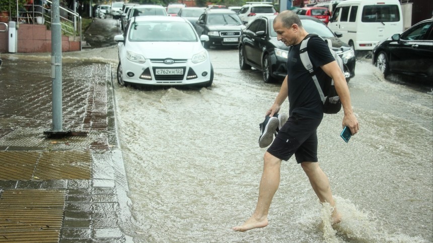 Дождь ливший без перерыва. Потоп в Сочи. Дождь в Сочи. Наводнение в Сочи 2022. Сочи после потопа.