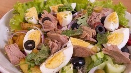 Охладиться хватит: рецепт летнего салата Нисуаз от шефа Емельяненко