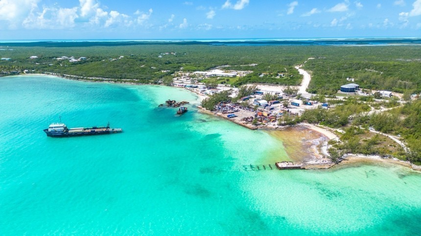 Кабмин внес Багамские острова в список недружественных стран
