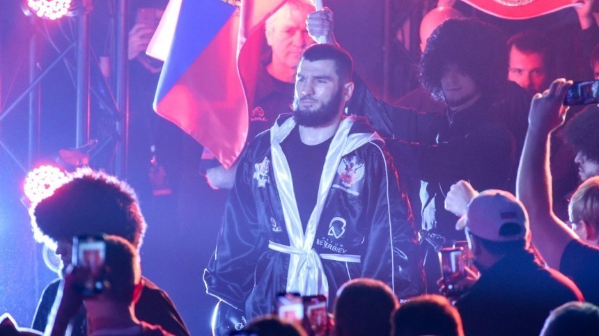 Непобежденный боксер Бетербиев: Желаю Федерации бокса России быть первой в мире