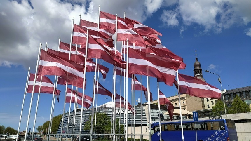 В Посольстве Латвии приостановили прием заявлений на визы от россиян