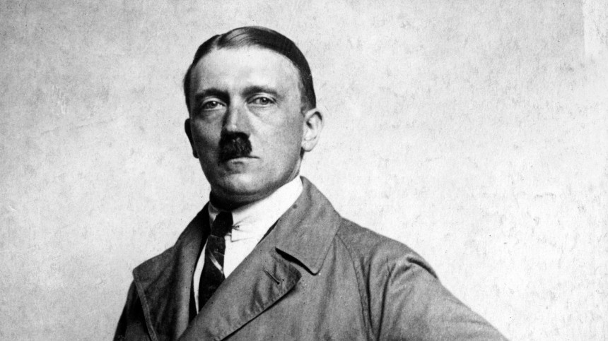 Депутат Европарламента Зоннеборн: общественность может переосмыслить образ Гитлера