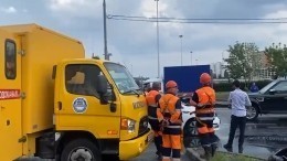 Видео с места работы спасателей по поиску людей в коллекторе московского Люблино