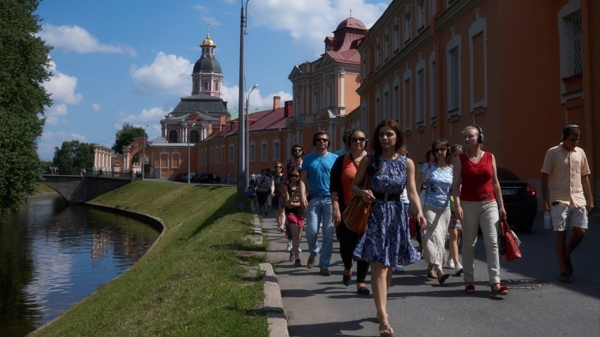 Парень утопил девушку в реке возле Александро-Невской лавры в Петербурге