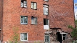 Момент обрушения пятиэтажки в Омске попал на видео
