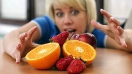 Вкусный враг: что происходит с зубами после перекуса фруктами