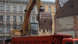 Градозащитники Петербурга раскрыли схему обогащения на уничтожении исторических зданий