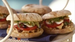 Вкусный и полезный перекус: рецепт сэндвича с тунцом от шефа Ивлева