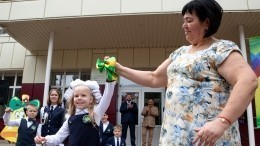 Военные РФ подарили детям-сиротам ЛНР учебники, продукты и сладости к 1 сентября