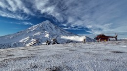 «Условия суровые»: как спасатели будут спускать тела альпинистов с вулкана Камчатки