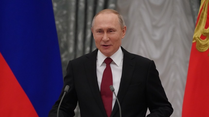 Песков сообщил, что не знает, ревакцинировался ли Путин от коронавируса