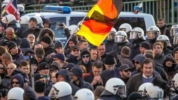 Песков о протестах в Европе: людям становится хуже жить и работать
