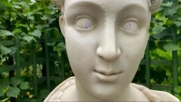 Статуям «раскрыли глаза» в Летнем саду Петербурга