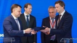 На ВЭФ подписали соглашений на сумму более трех триллионов рублей