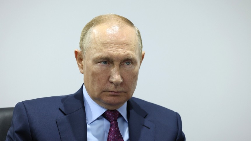 Владимир Путин назвал неизбежным процесс дедолларизации