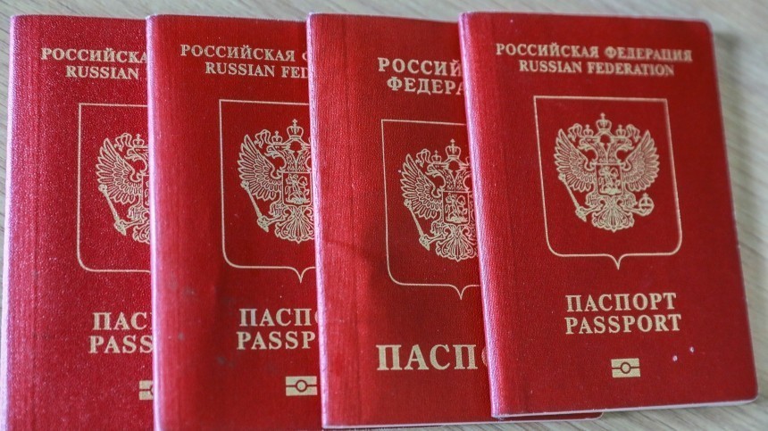 Девять стран ЕС отказались принимать от россиян документы на визы