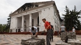 Вперед, в новую жизнь: как возрождают атакованный ВСУ Мариуполь