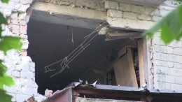 Обнародованы жуткие кадры из обстрелянного дома в Донецке, в котором погибла женщина