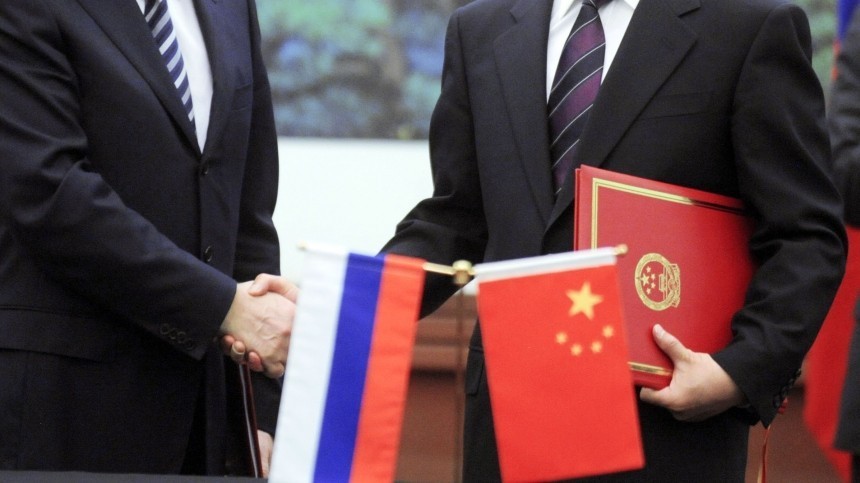 Песков: у России и Китая нет желания «рулить миром»