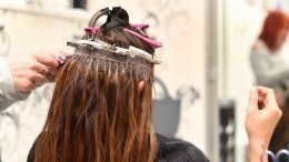 Три волосинки: эксперты назвали способ придачи объема тонким, проблемным локонам