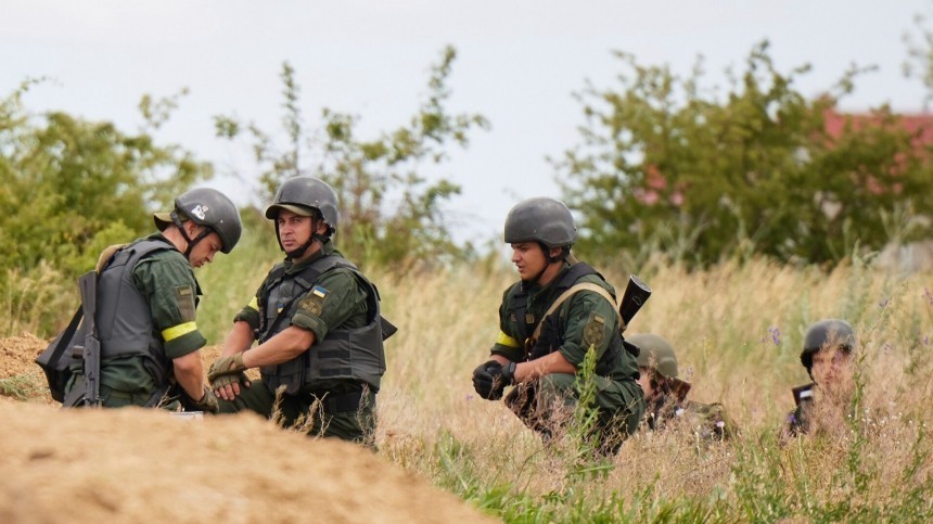 Командиры ВСУ отправляют солдат в контратаку по минным полям