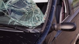 Подростки разгромили Porsche на стоянке в Нижнем Новгороде