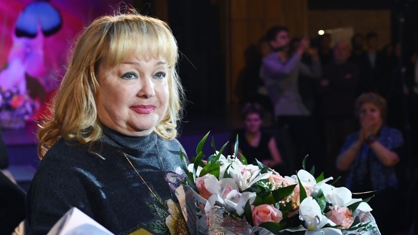 Наталья Гвоздикова госпитализирована с подозрением на перелом шейки бедра