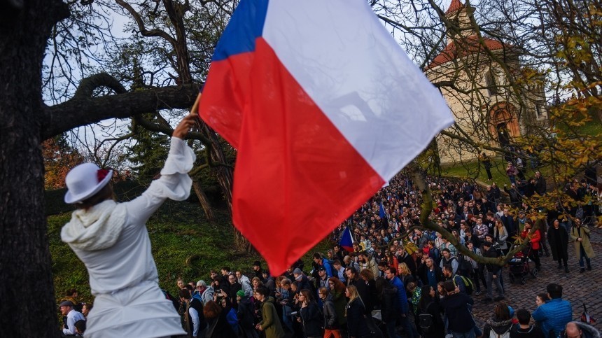 Foreign Policy: Чехия и Словакия могут отказаться от поддержки Киева