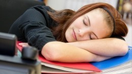 Офисная спячка: на какую болезнь указывает дневная сонливость на работе