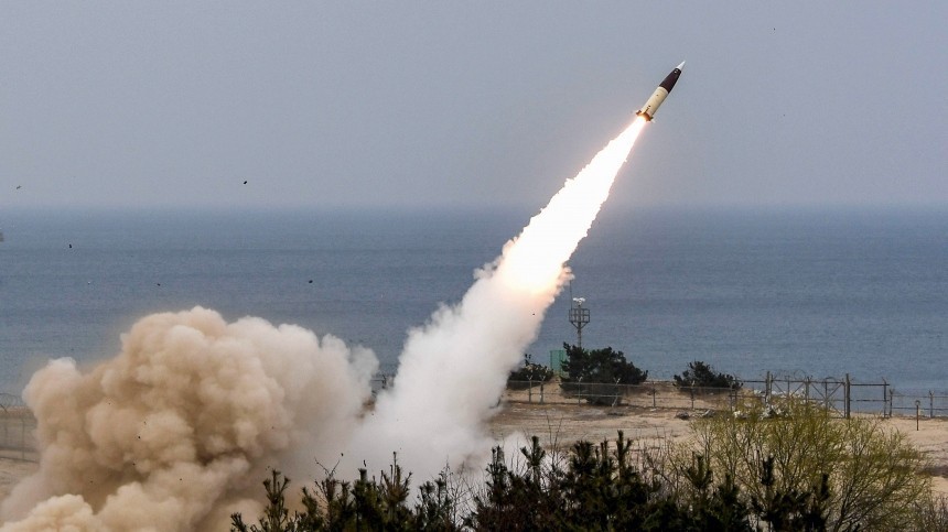 Северная Корея запустила две ракеты в сторону Японского моря