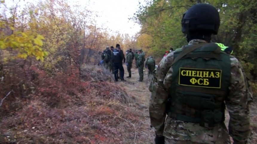 Четверо неизвестных в камуфляже устроили перестрелку с ФСБ в Курской области