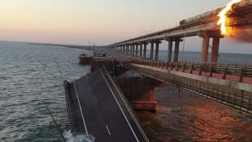 НАК: На Крымском мосту подорвали грузовой автомобиль