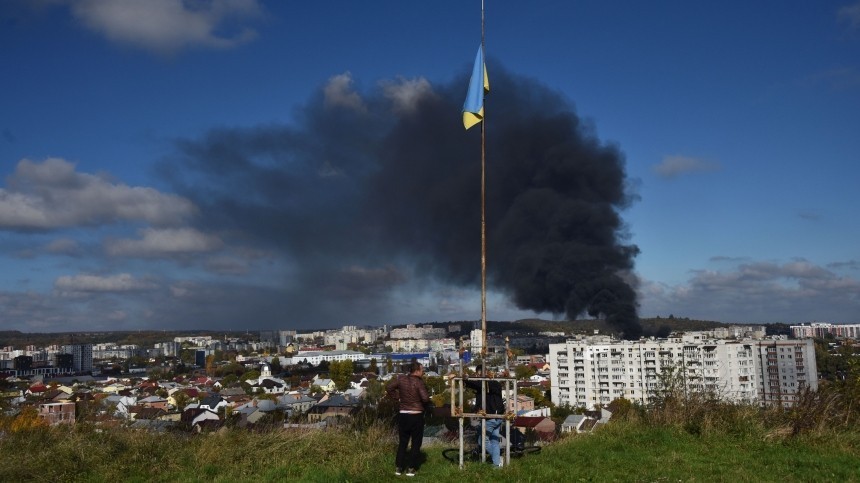 Украинские СМИ сообщили о новых взрывах в Ровно и Кривом Роге