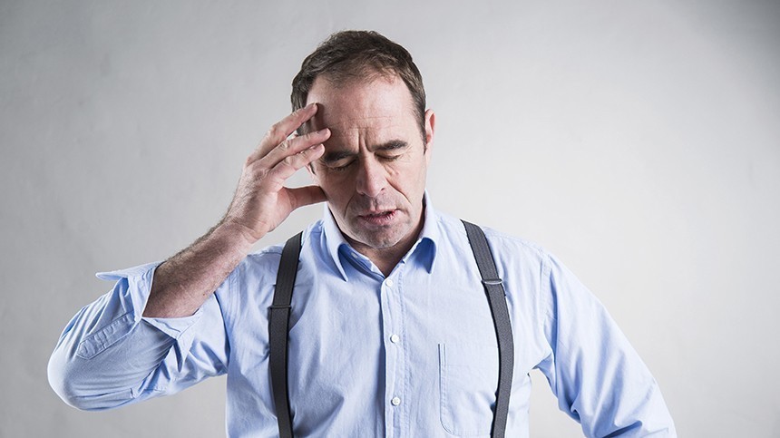 Каска неврастеника: врач-психиатр рассказал, какую головную боль вызывает стресс