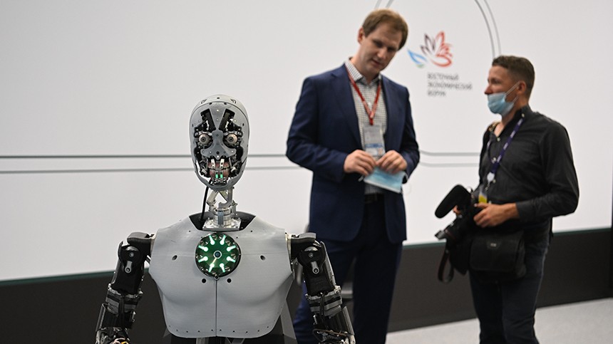 Техника VS мозг: когда роботы заменят людей в правительстве